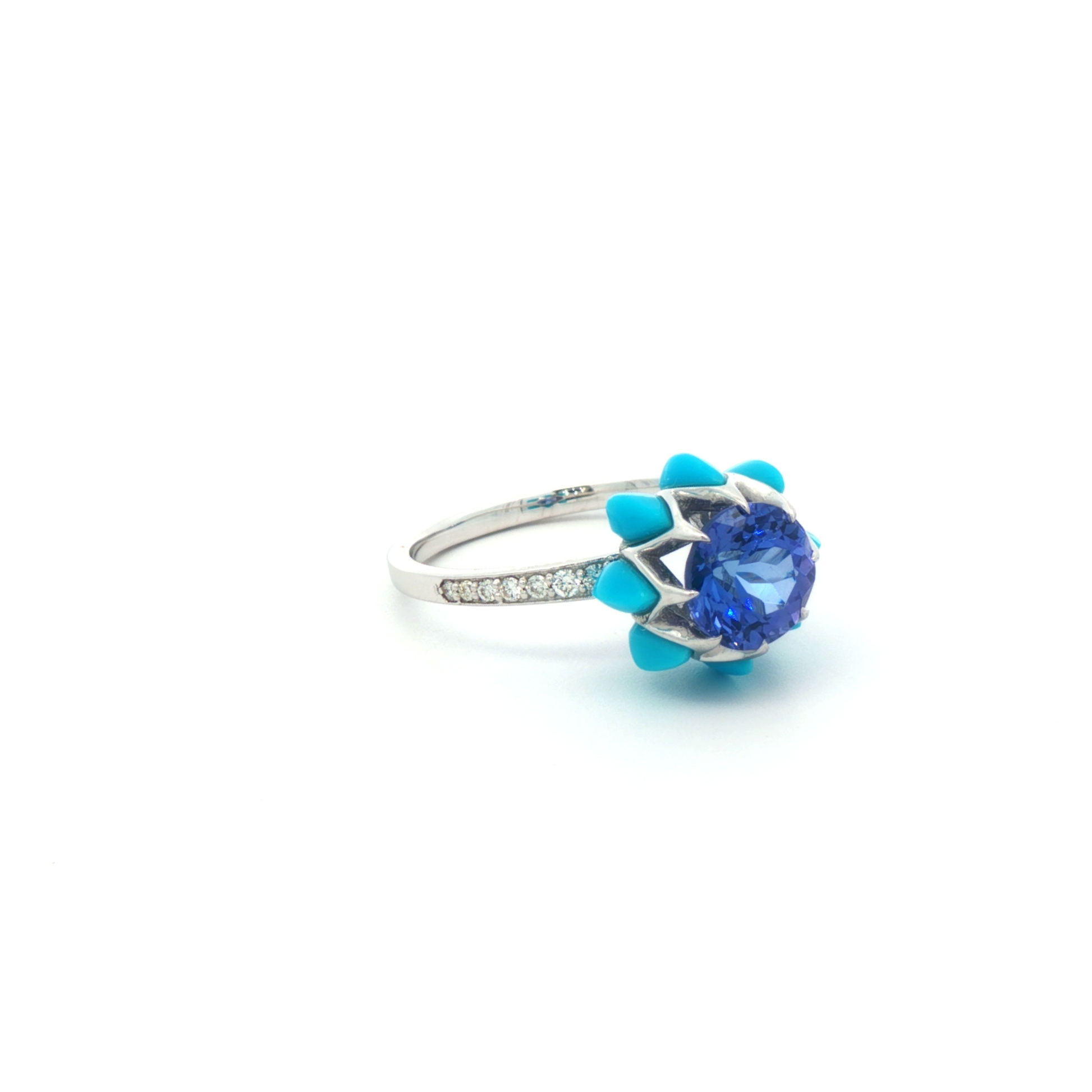 Tanzanite Round Queen protea Ring